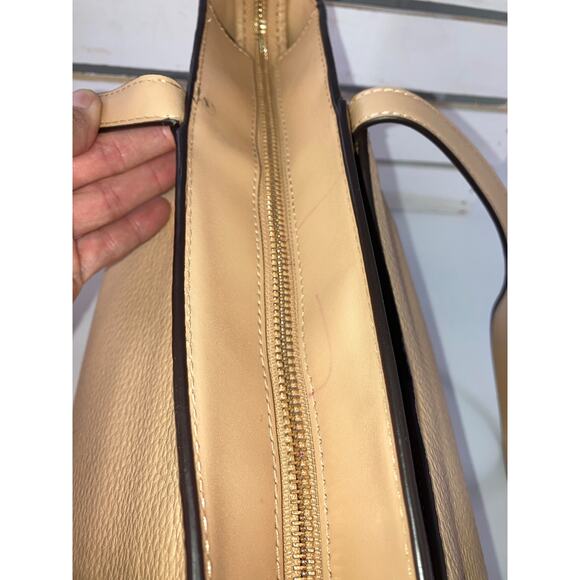 MICHAEL KORS, LIGHT TAN PEBBLED LEATHER WOMENS SHOULDER BAG - Picture 8 of 15